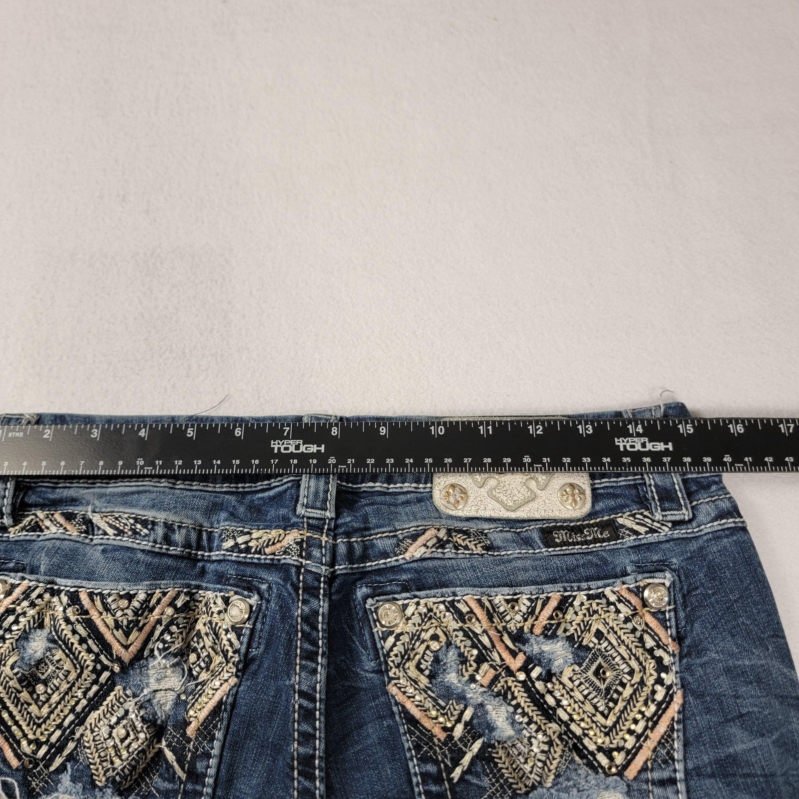 Miss Me Jeans Wmns 30 Blue Mid Rise Easy Crop Distressed Embroidered Pockets 9625
