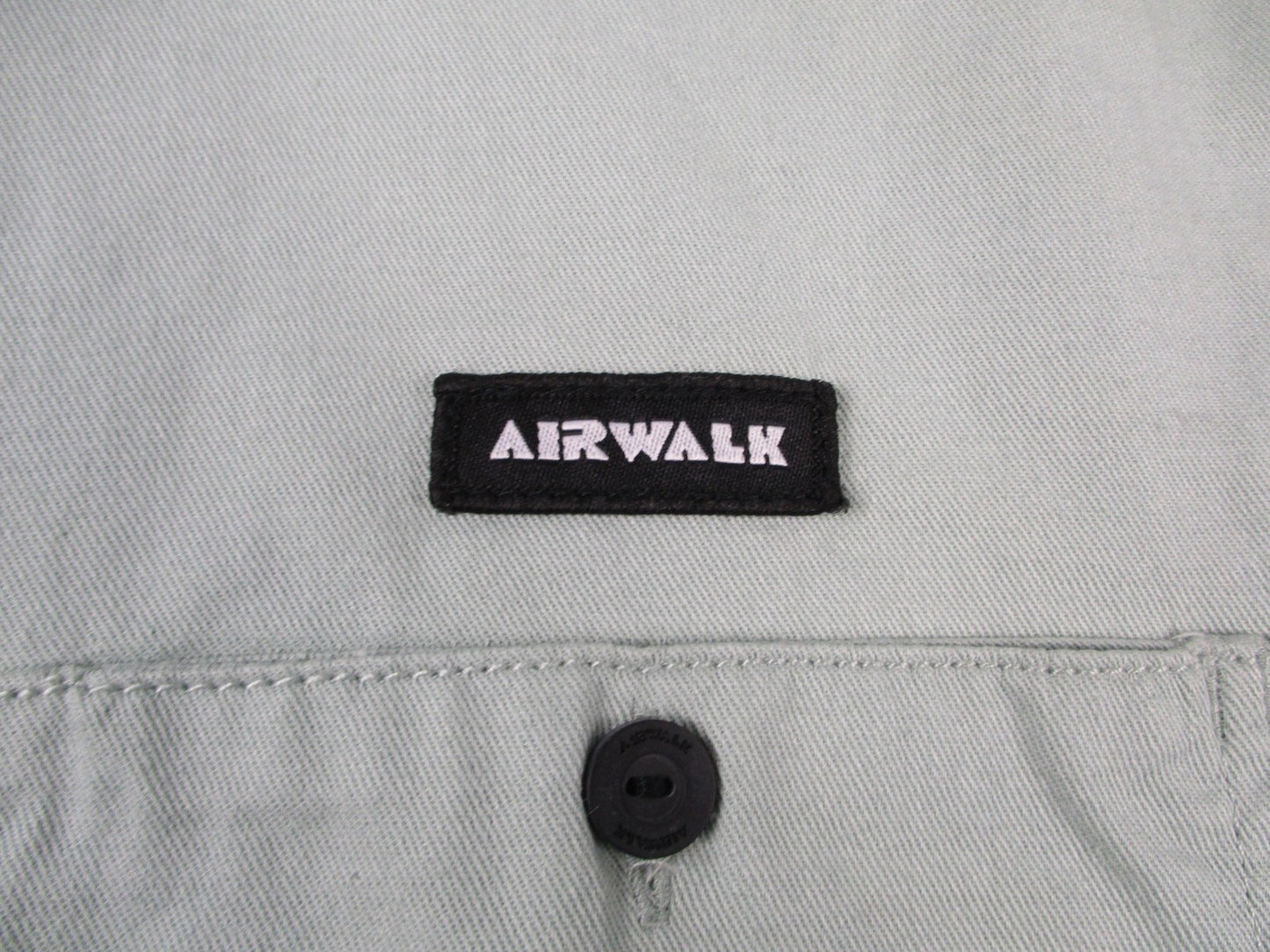 Airwalk Shirt Mens Medium Gray Skull Graphic Skateboarding Woven Button Up 13254