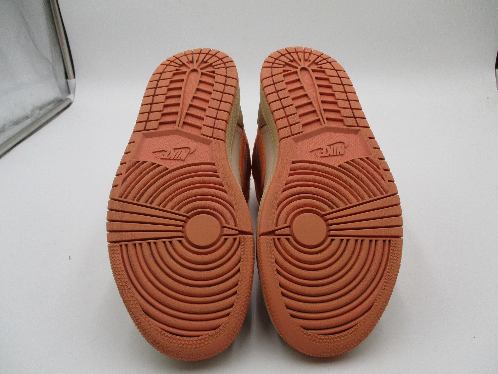 Air Jordan 1 Mid SE Shoes Womens Size 8 Apricot Orange Guava Ice DH4270-800 1K28