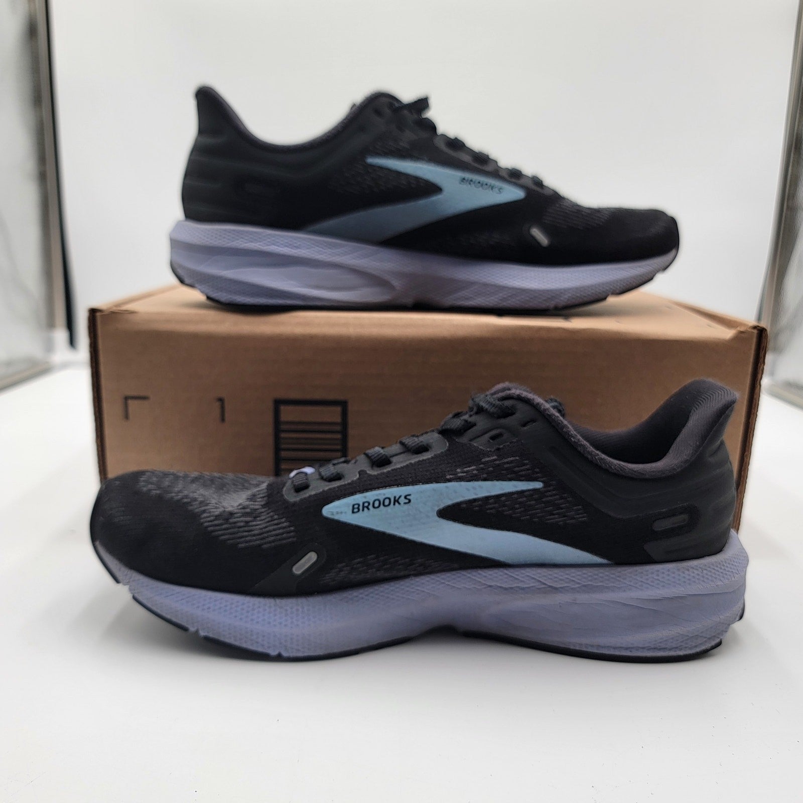 Brooks Wmns Launch 9 'Black Ebony Purple' Sz 10 120373 1B 060