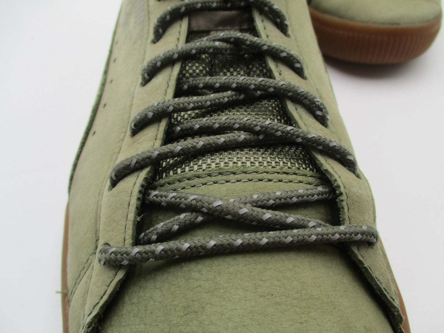 Puma Clyde Shoes Mens Size 10.5 Green Suede Gum Sole Low Top Casual Sneakers 1R913