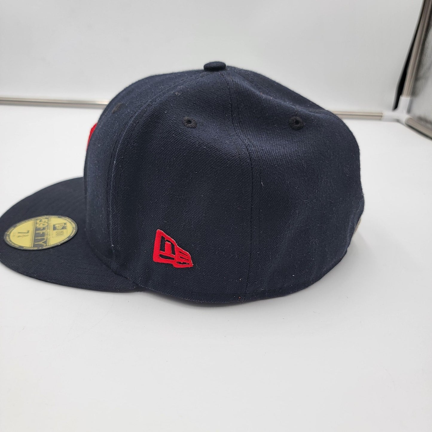 Cleveland Guardians Hat Cap Fitted Mens 7 3/4 Navy Red MLB Baseball New Era3