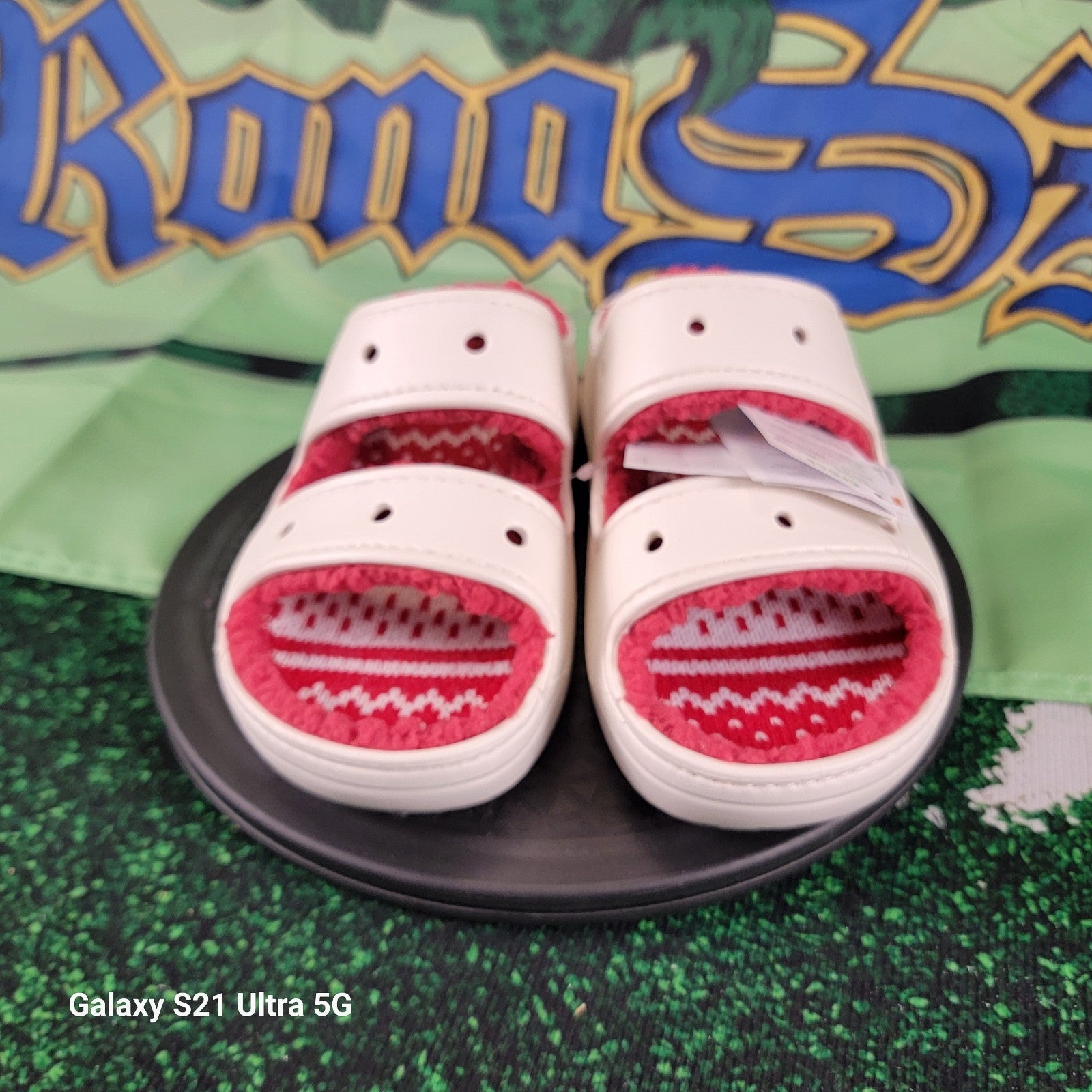Crocs Classic Cozzzy Holiday Sweater Slides White/Red Men’s 7 Women’s 9 New3
