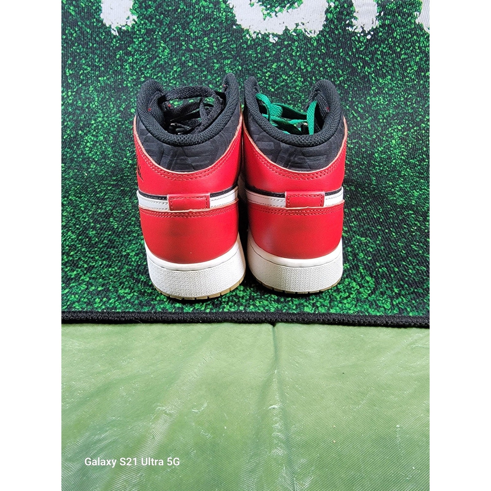 Nike Air Jordan 1 Mid SE GS 'Christmas'  Sz 5Y DQ84180066