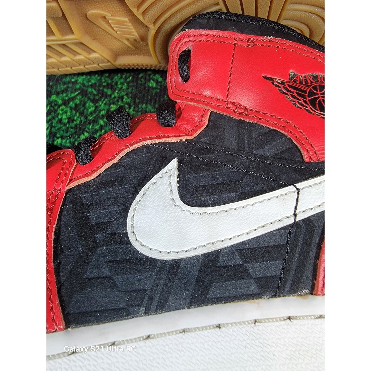 Nike Air Jordan 1 Mid SE GS 'Christmas'  Sz 5Y DQ84180062