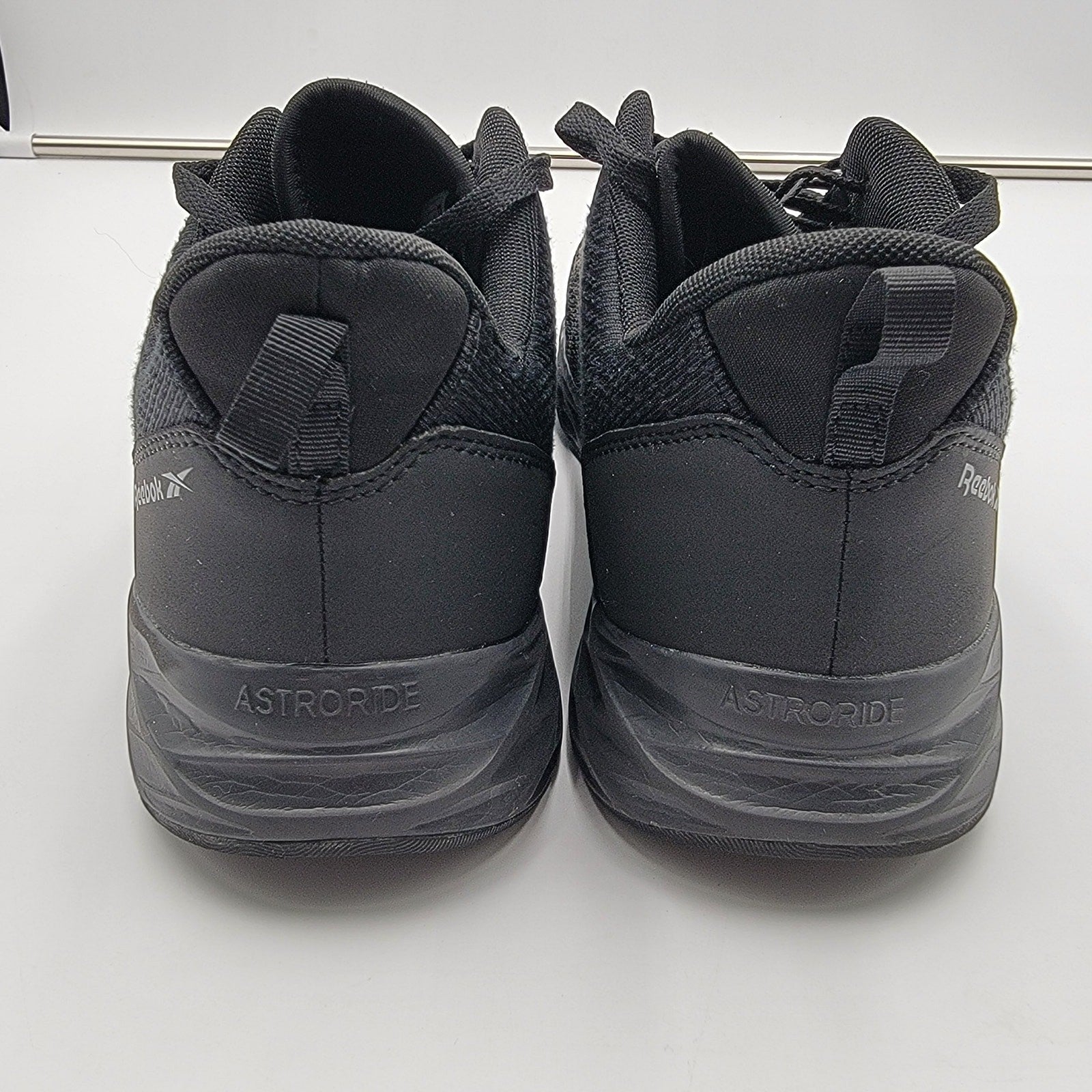 Reebok Astrostride Strike Black Athletic Work Shoe Mens Sz 10.5M RB46723