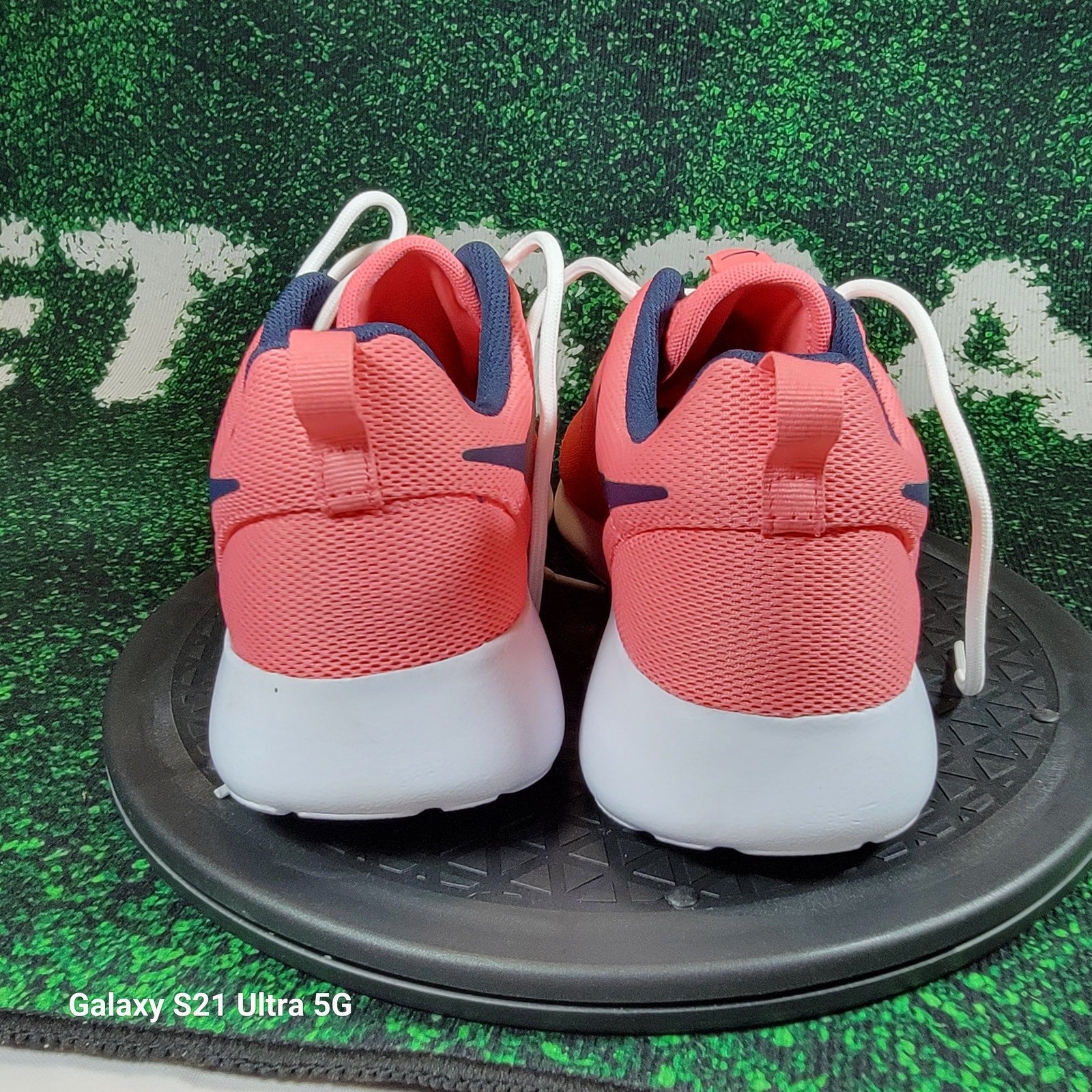 Nike Women's Roshe One Sneakers Running Gym Sea Coral 844994 801 Sz 9.5