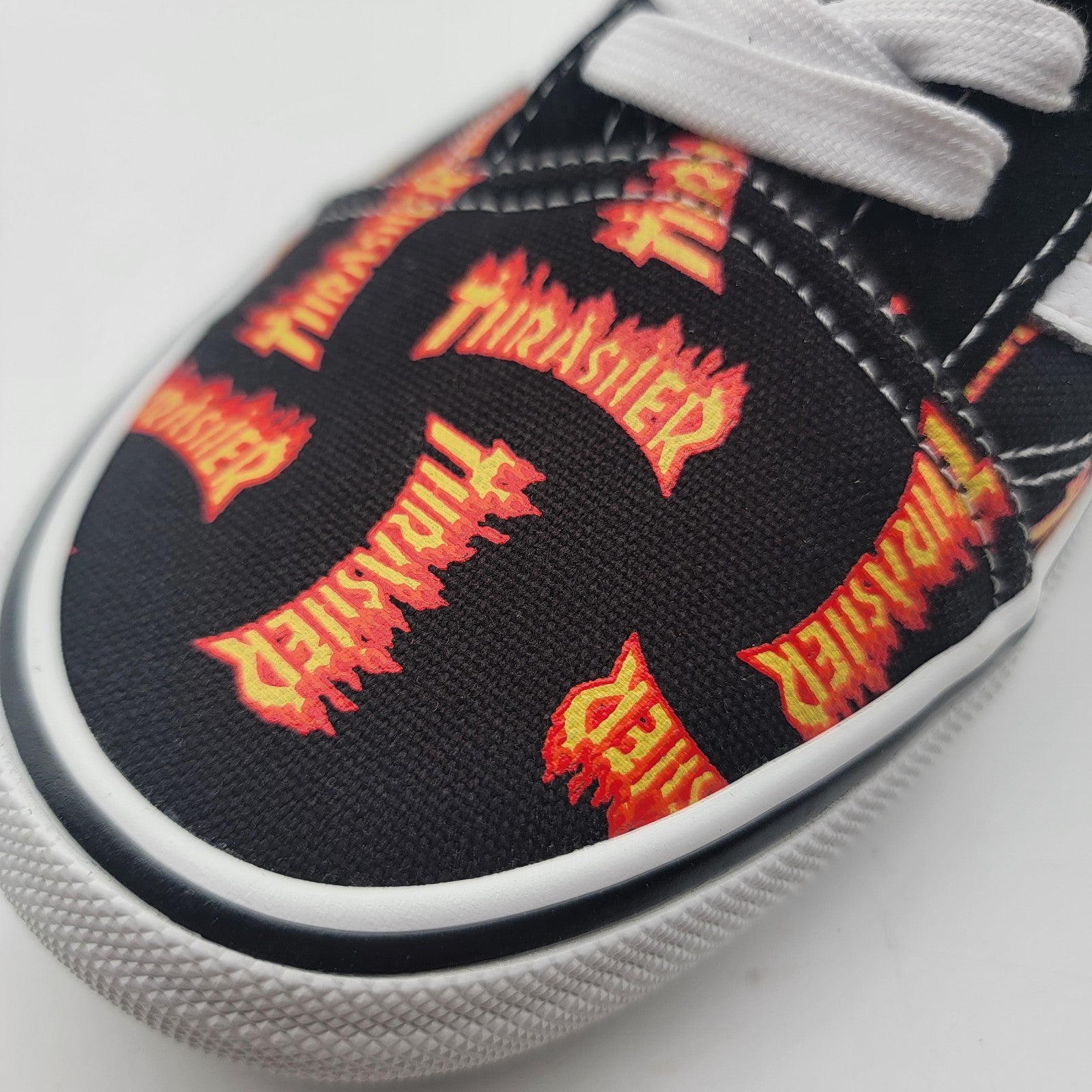 VANS x Thrasher Skate Old Skool, Black/Multi  VN0005W0BML  Size 10 Mens9