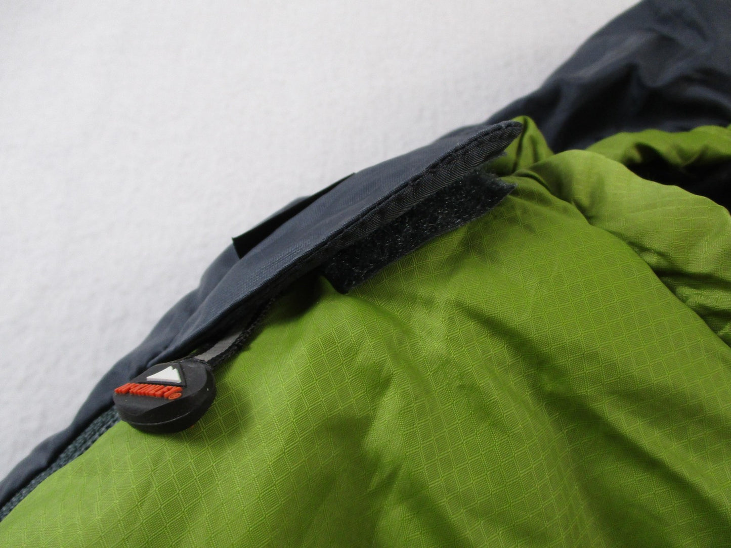 McKINLEY Discovery Light Sleeping Bag Large Thermolite Synthetic Green Camping5