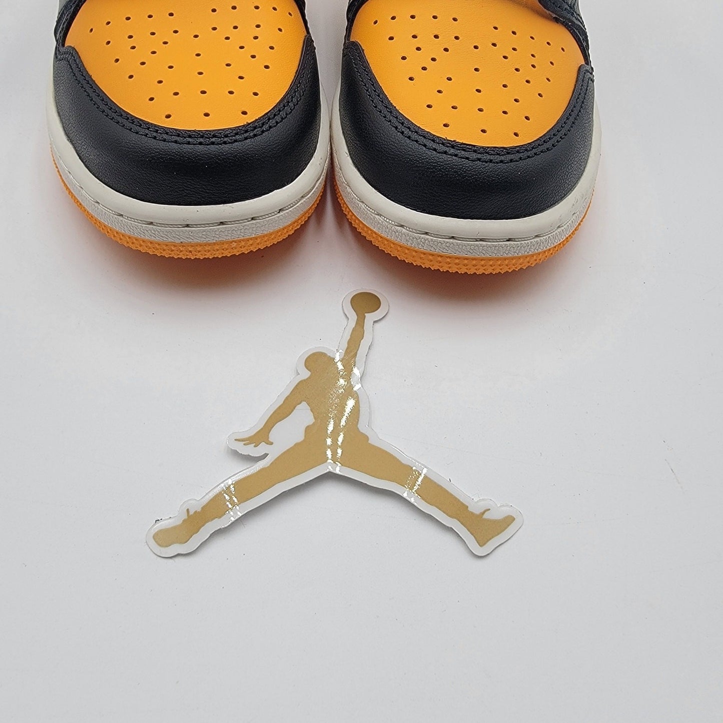 Air Jordan 1 Retro High OG GS 'Yellow Toe' Sz 5.5Y 575441-7113
