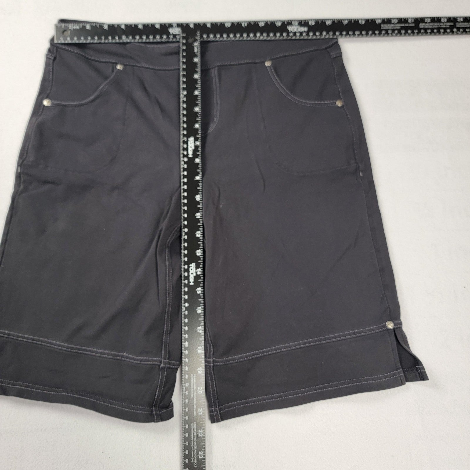 Athleta Bermuda Shorts Womens XL Black Stretch PullOn 5Pocket Activewear