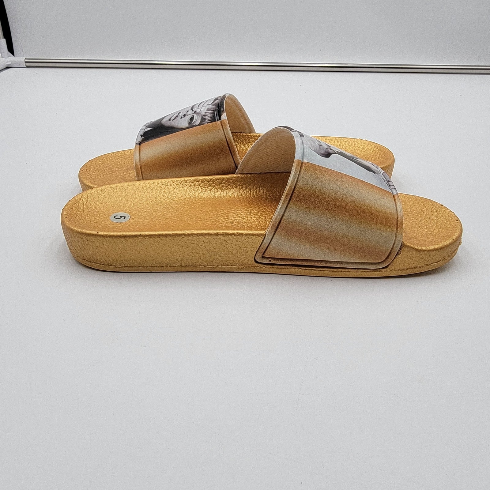 Lisa "Left Eye" Lopes Legacy Slides Cross Colours Sz 5 Women1