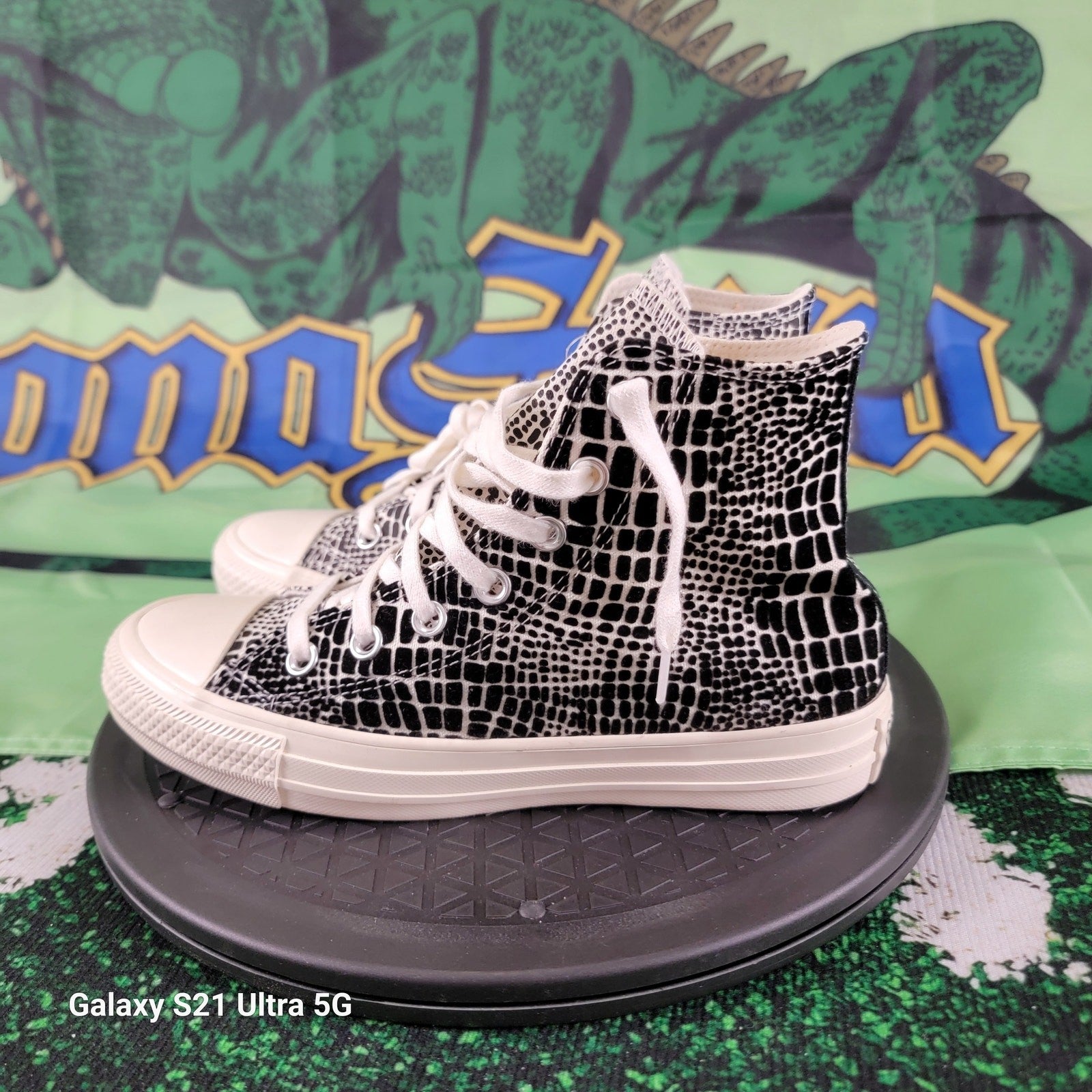 Converse CTAS HI 570311C Womens sz 6.5 Egret/Black1