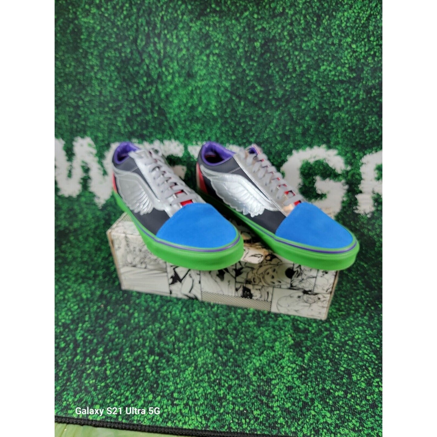 Size 11  VANS Marvel x Old Skool Avengers excellent condition with original box4