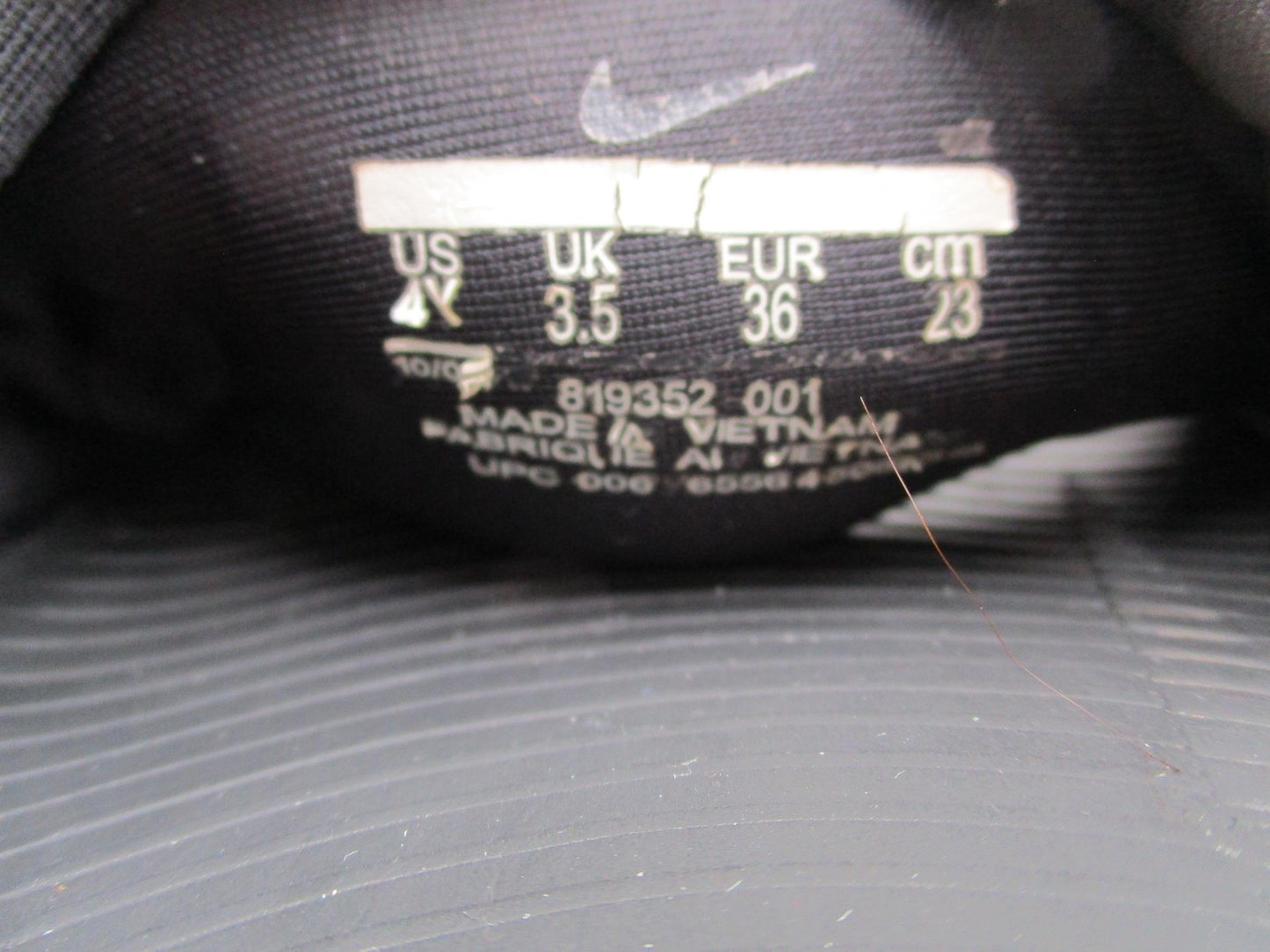 Nike Kawa Slide Shoes Youth Size 4Y Black Comfort Slide Sandals 819352-00111
