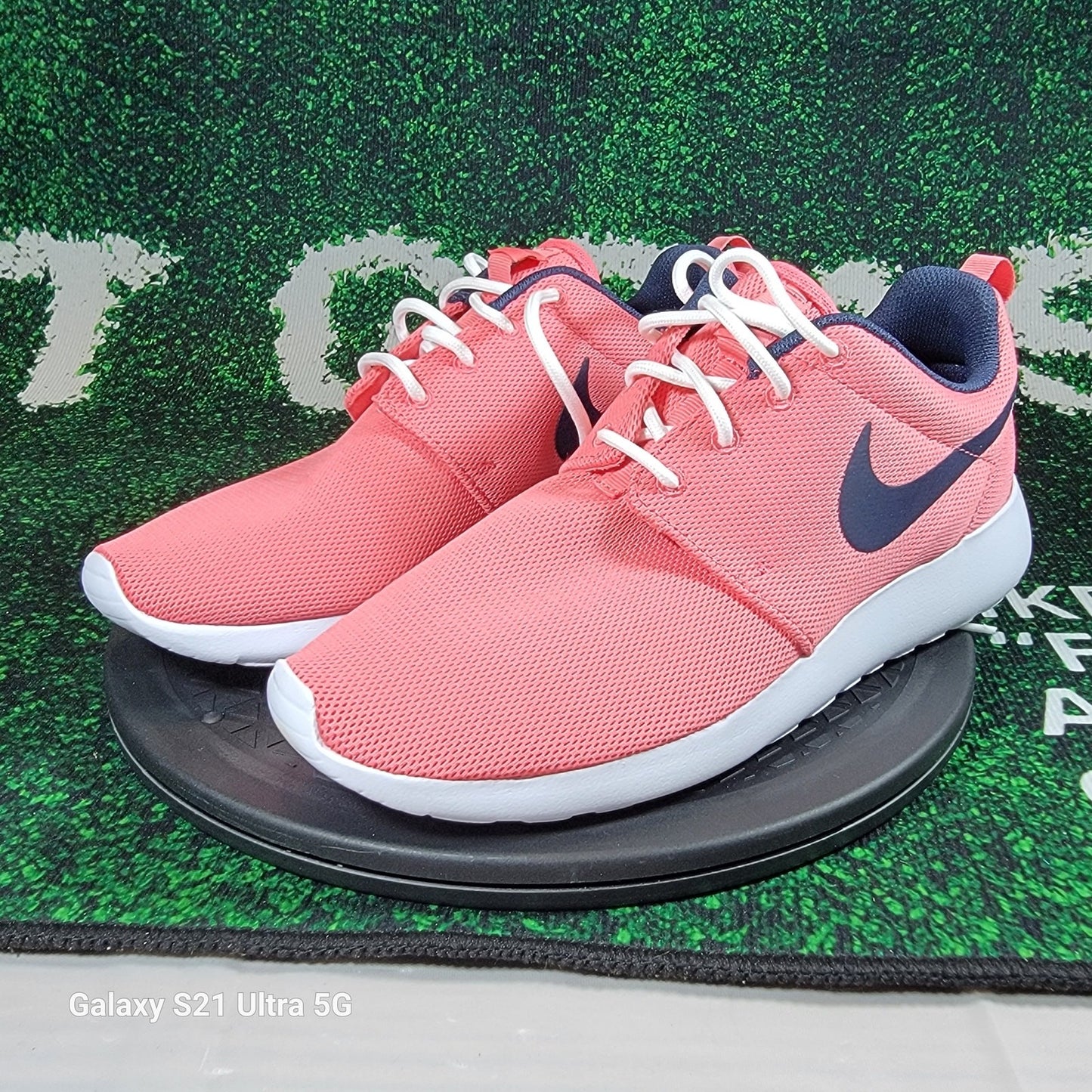 Nike Women's Roshe One Sneakers Running Gym Sea Coral 844994 801 Sz 9.5