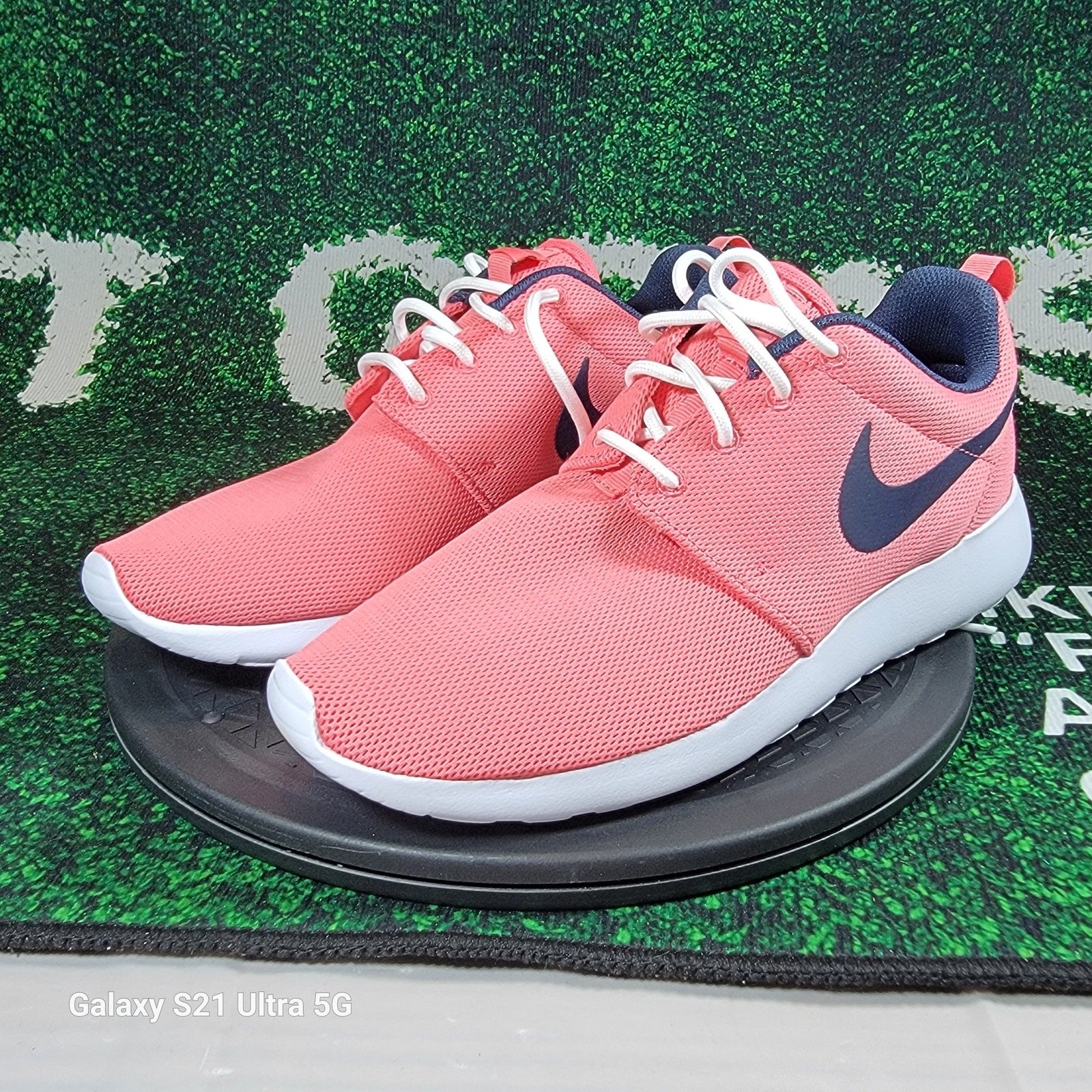 Nike Women's Roshe One Sneakers Running Gym Sea Coral 844994 801 Sz 9.5
