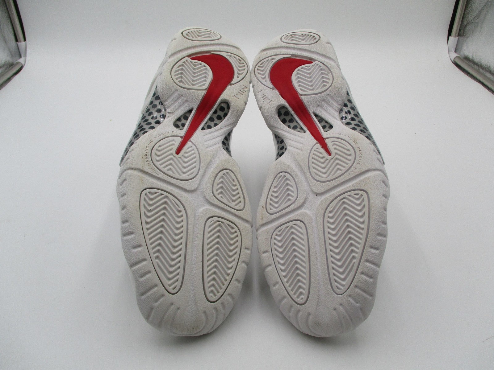 Nike Little Posite One Youth 6Y/5.5Y White Black Foamposite 644792-103 Mismatch15