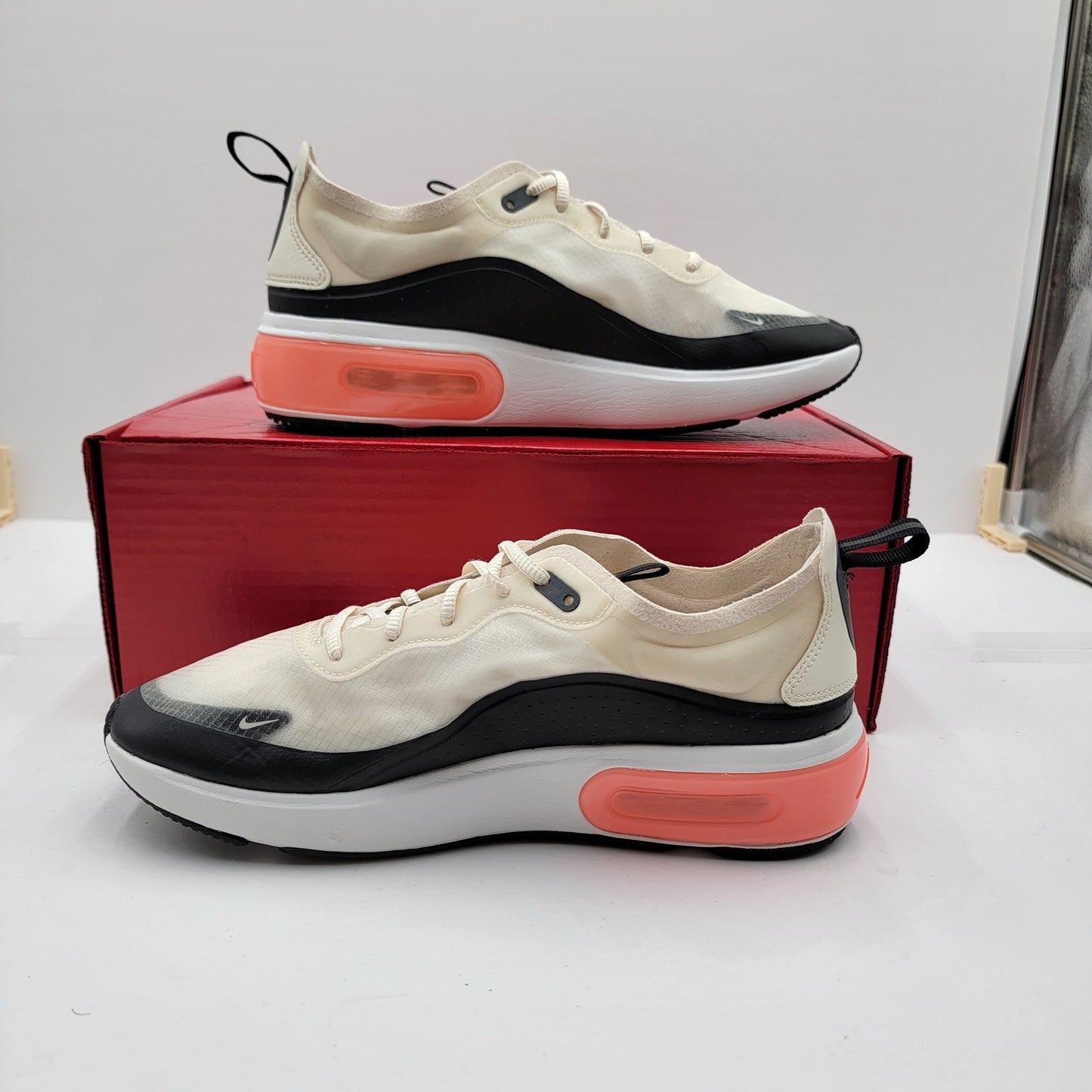 Nike Wmns Air Max Dia SE 'Pale Ivory' Sz 9.5 (252) AR74101011