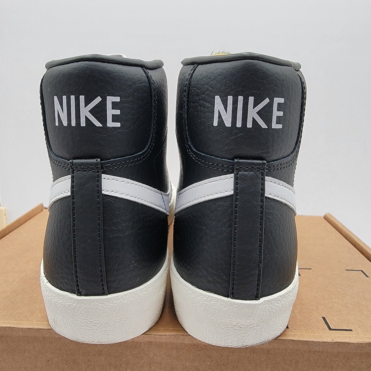 Nike Blazer Mid '77 Vintage 'Black Sail' Mens Sz 9 BQ6806 002