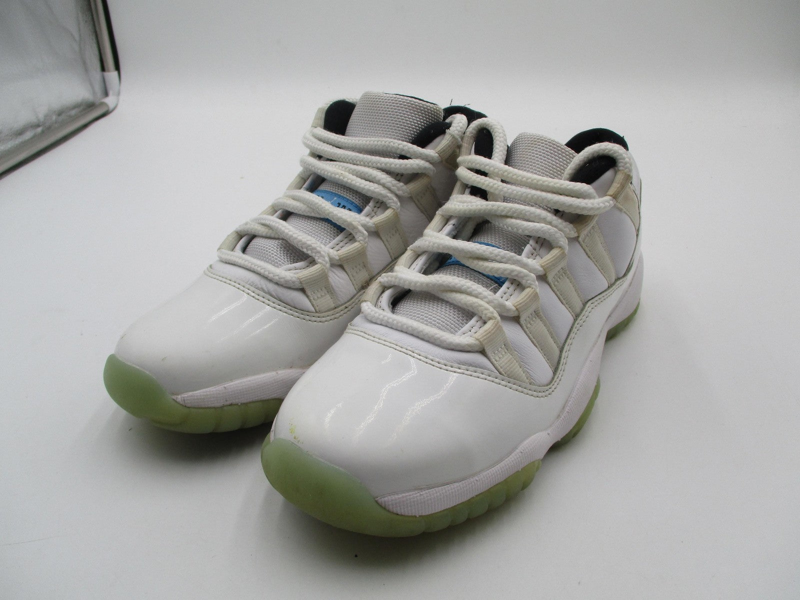 Air Jordan 11 Retro Low Shoes Youth Size 5.5Y White Legend Blue 528896-1170