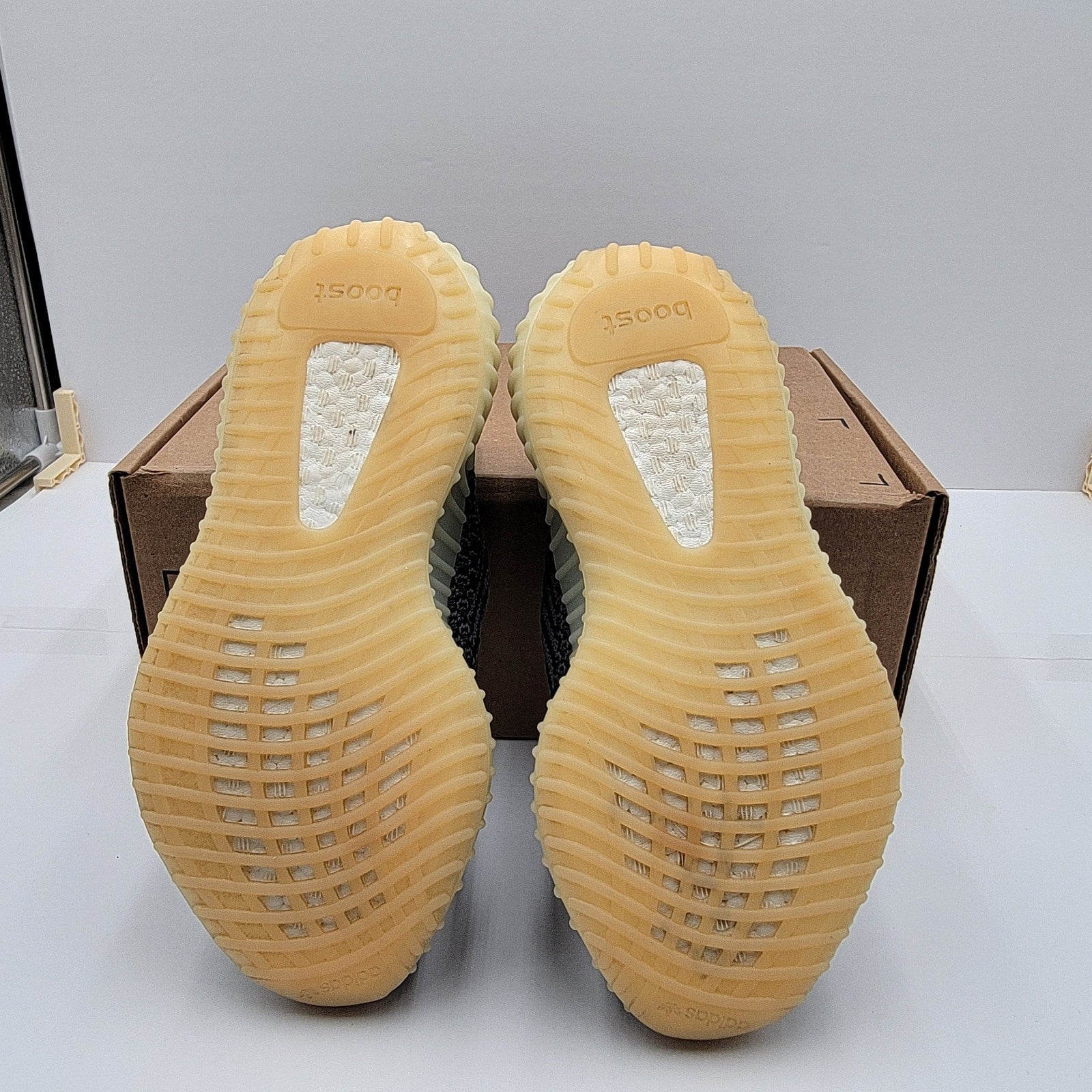 Adidas Yeezy Boost 350 V2 'Carbon' Sz 5.5 Authenticated