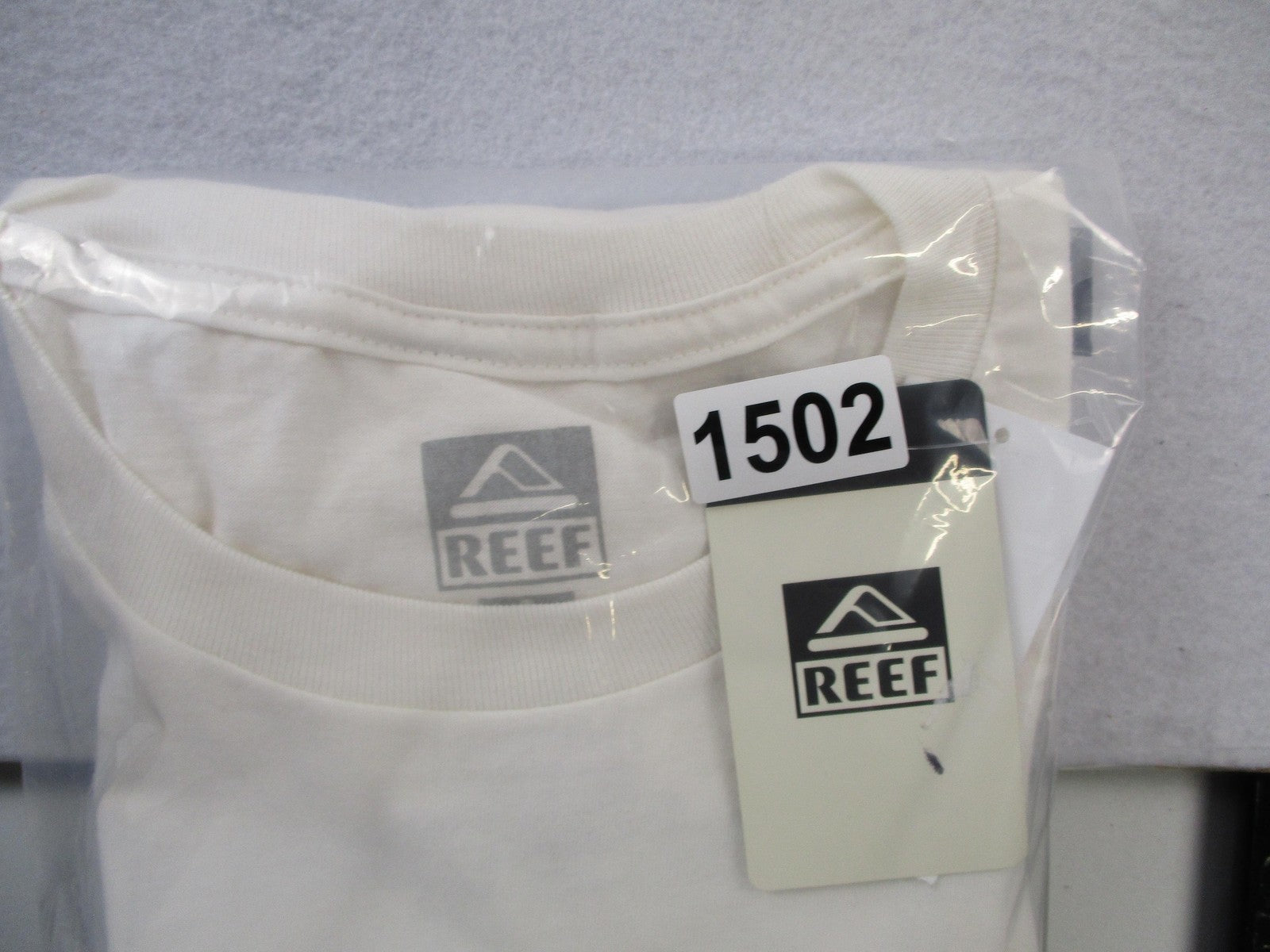 Reef Shirt Mens Small Vintage White Party Till Sunrise Surf Graphic Tee 150210