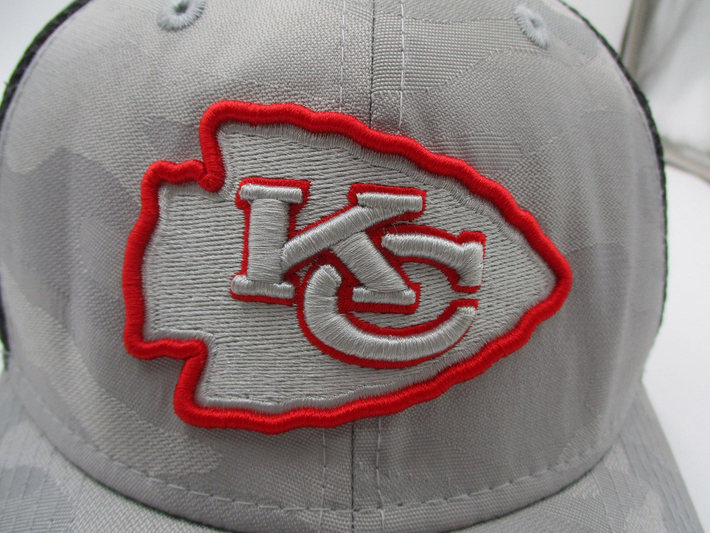 Kansas City Chiefs Hat Cap Fitted Gray Camo NFL Football New Era Mens Mesh1