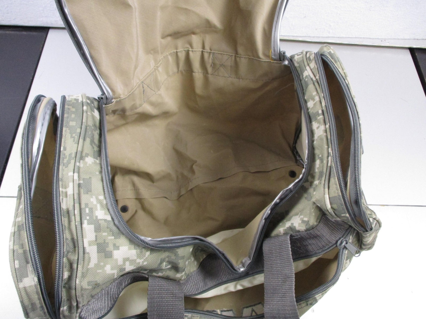 NRA Green Camouflage 20" Duffle Bag Polyester Travel Gym Gear Soft Case Mens7
