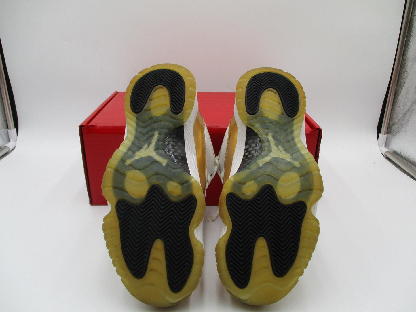 Air Jordan 11 Low Shoes Mens Sz 8 Metallic Gold Closing Ceremony 528895-103 1D35