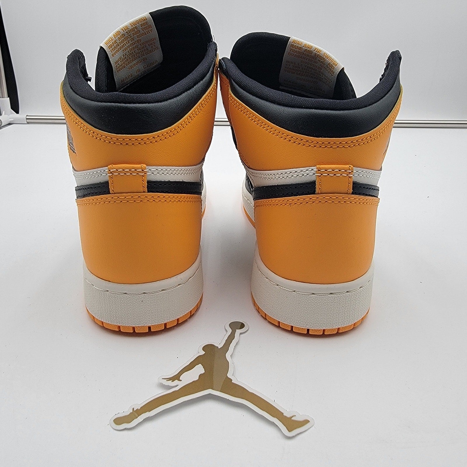 Air Jordan 1 Retro High OG GS 'Yellow Toe' Sz 5.5Y 575441-7114