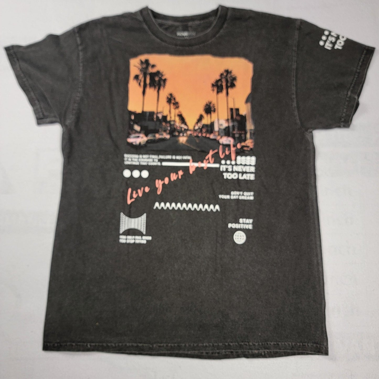 4 Pack FashionNova Streetwear Tshirts Sz Medium