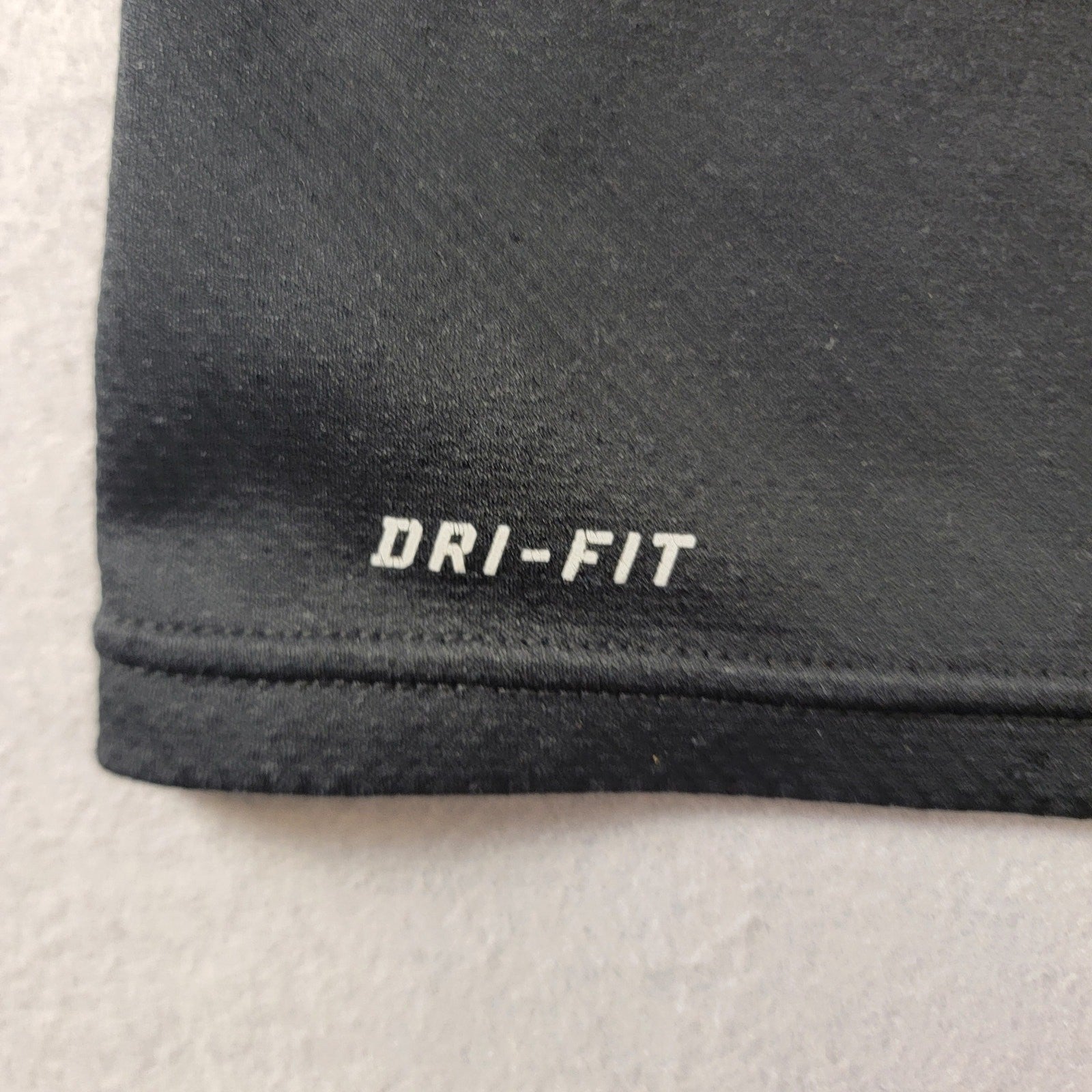Nike Men’s 1/2 Zip DriFit Gray 453467010 Mens Sz L