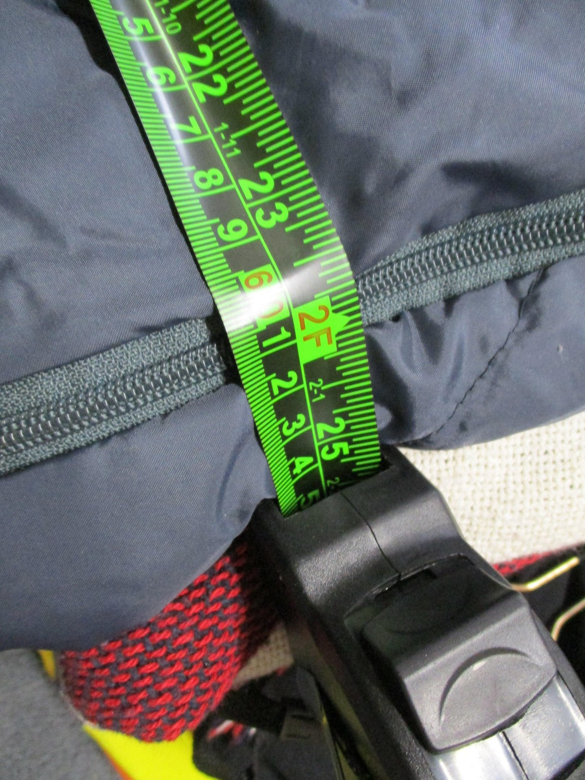 McKINLEY Discovery Light Sleeping Bag Large Thermolite Synthetic Green Camping8