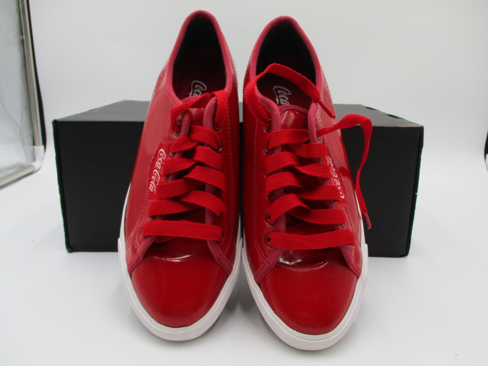 RARE CocaCola Brazil Womens US 5 Red Low Top Sneakers Patent Glossy (1G6)4