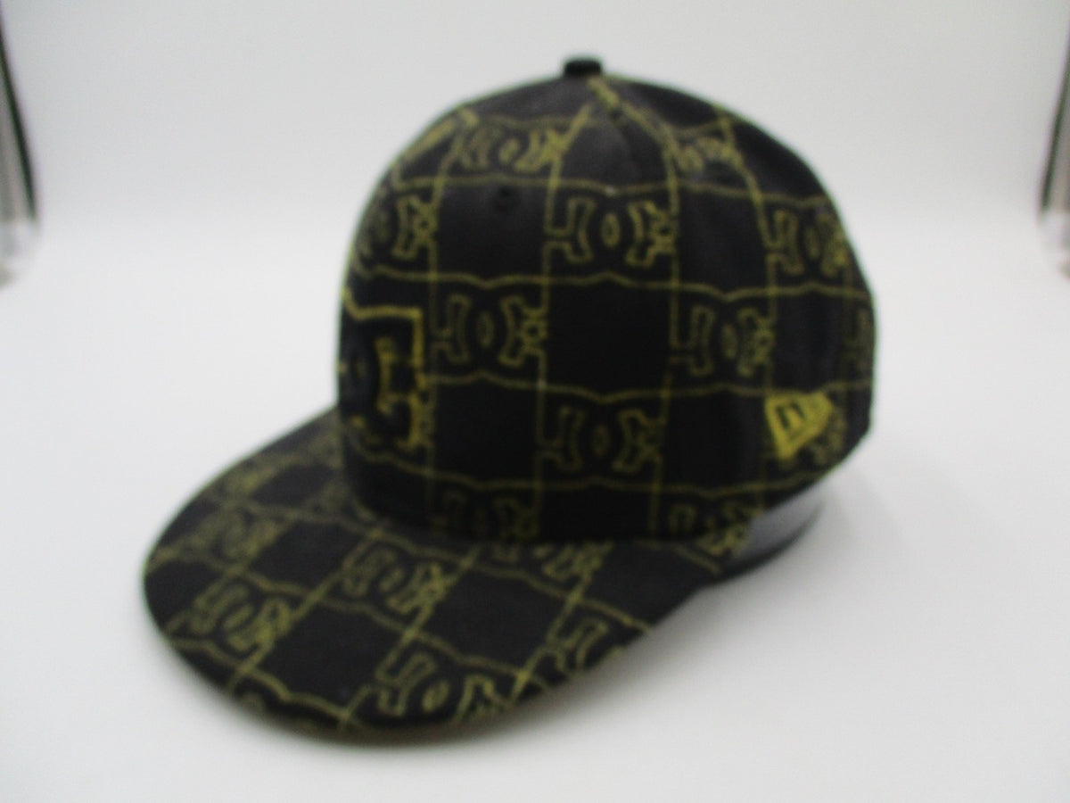 Vintage New Era DC Shoes Hat Cap Fitted Mens 7 1/4 Black Gold 59FIFTY Logo1