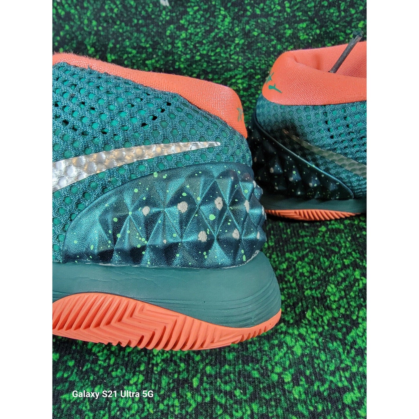 Nike Kyrie Irving 1 Venus FlyTrap Shoes  6Y Youth Boys 3 Green 71721931310