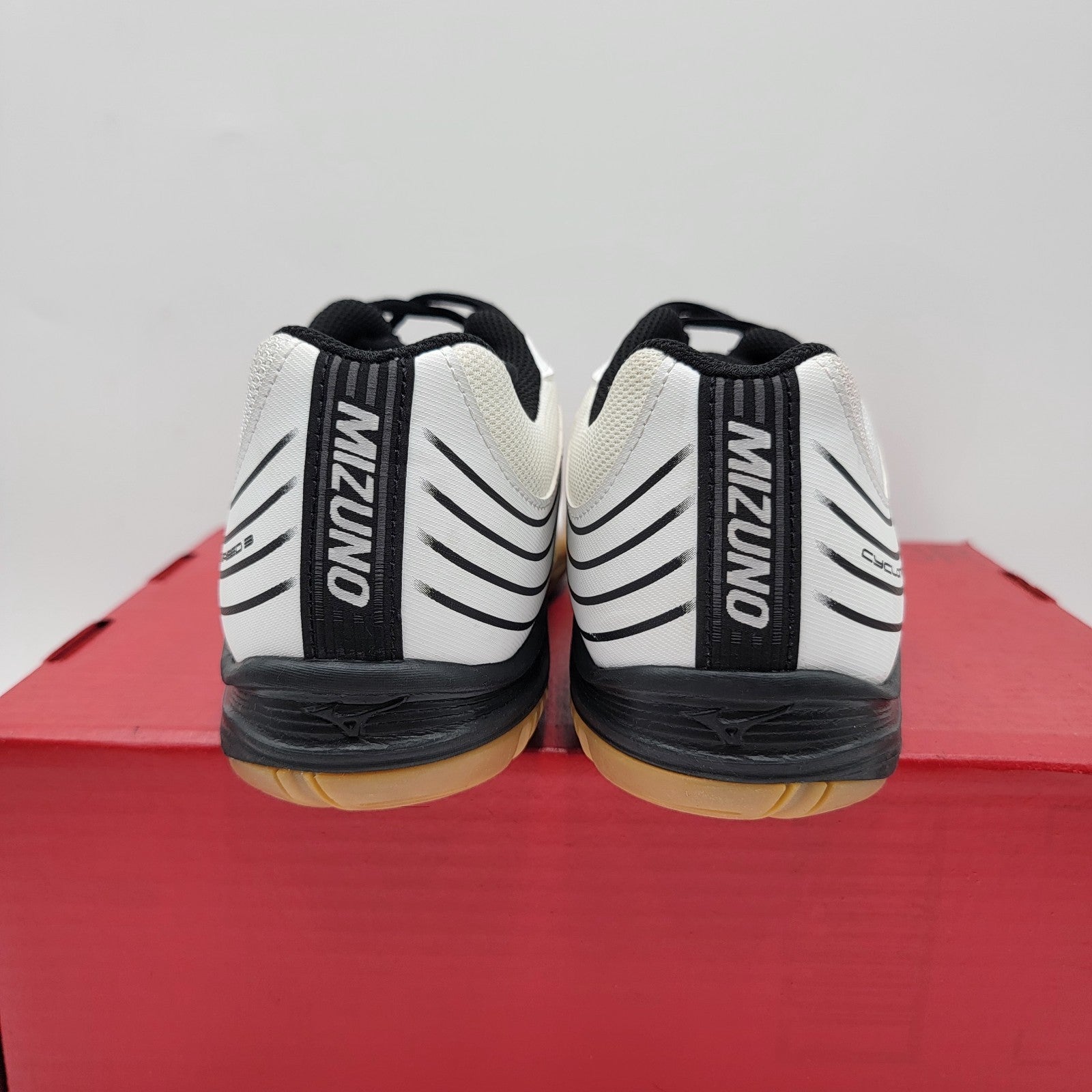 Mizuno Cyclone Speed 3 Volleyball Shoes Womans Size 9 Black & White