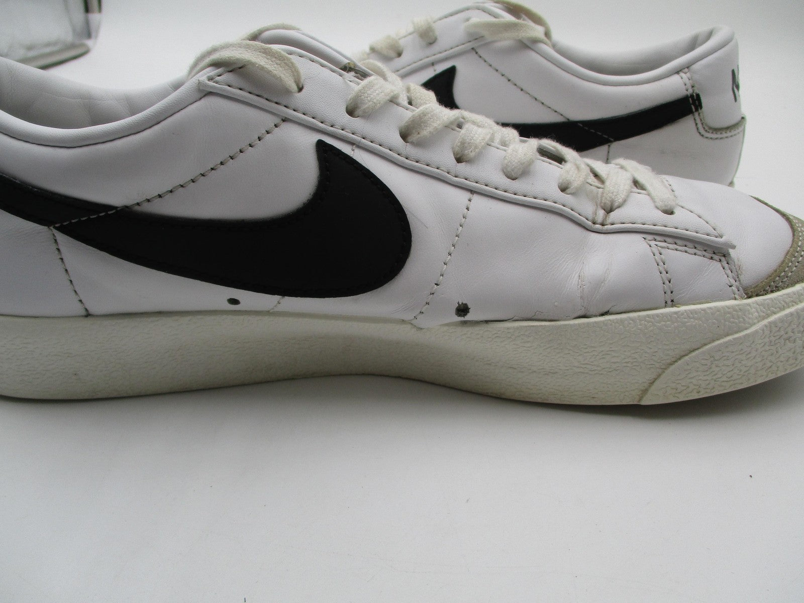 Nike Blazer Low '77 Shoes Mens Size 10.5 White Black Leather Sneakers DA6364-1016