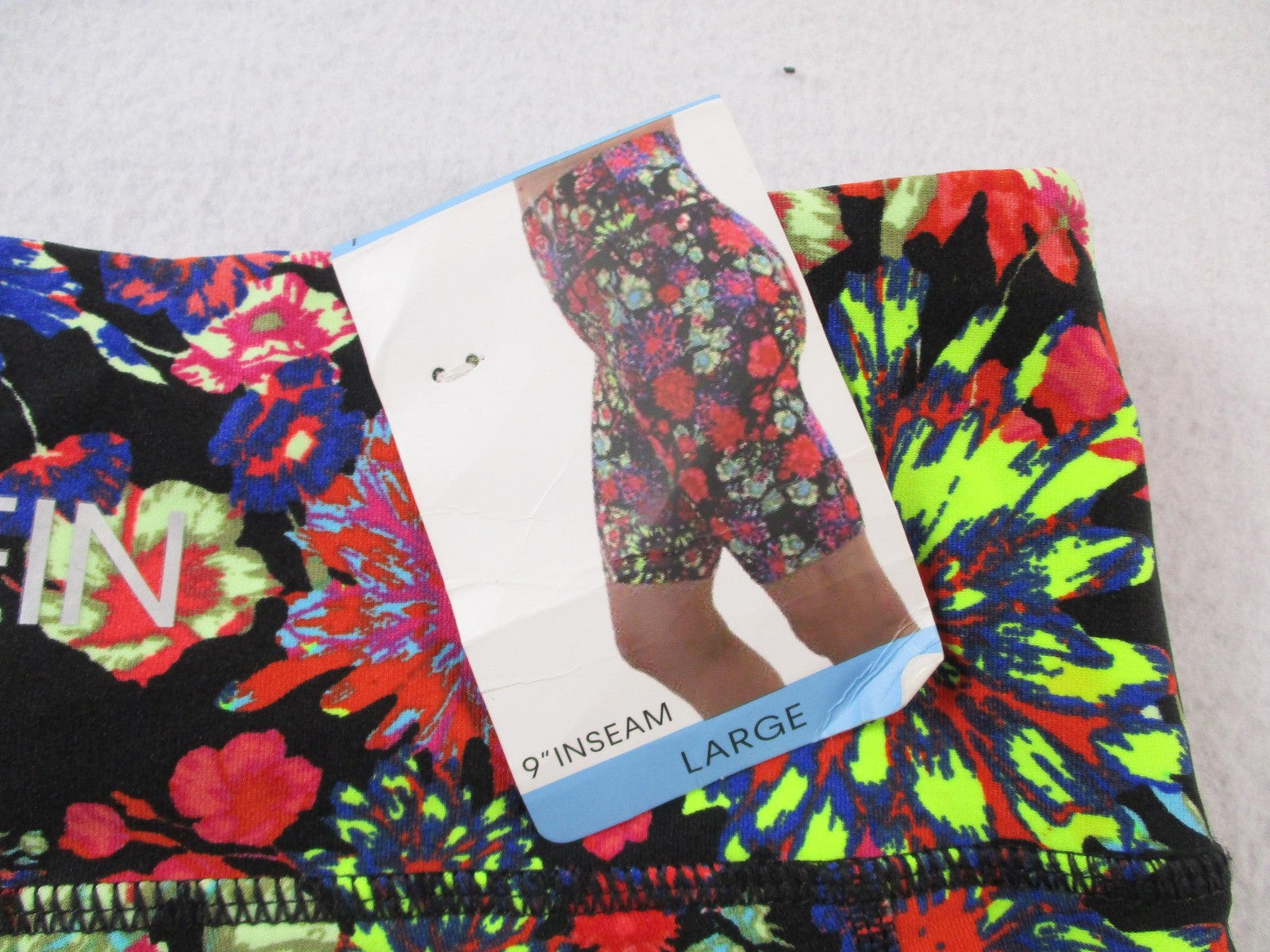 Calvin Klein Bike Shorts Womens Large Floral 9 Inseam PFMS8612 Activewear 14503