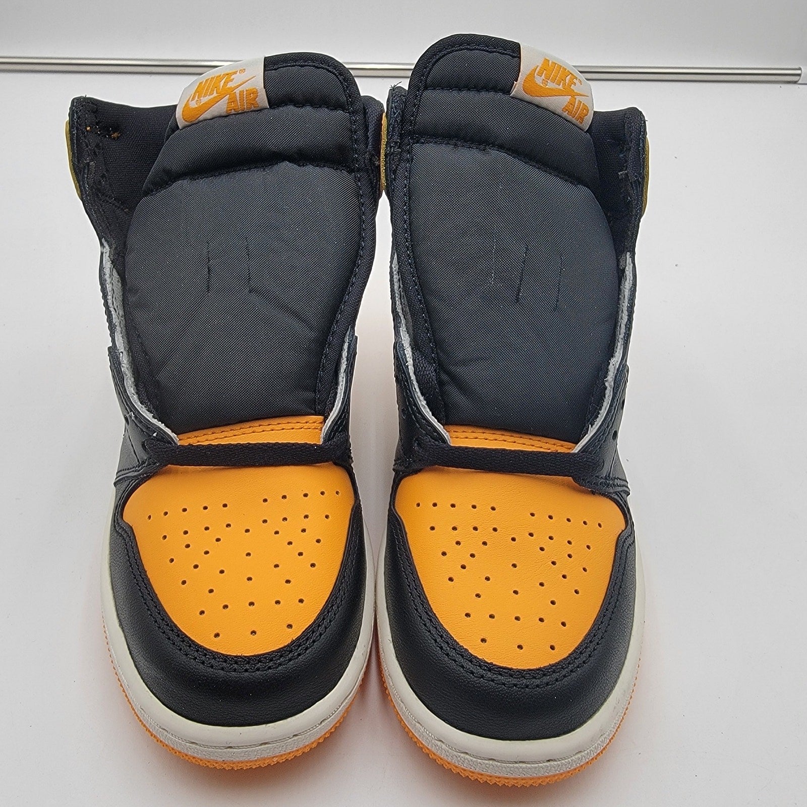 Air Jordan 1 Retro High OG GS 'Yellow Toe' Sz 5.5Y 575441-7112