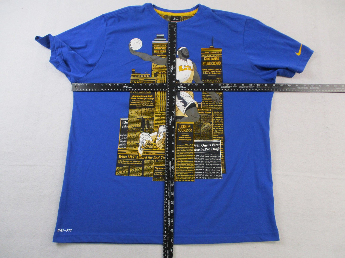 Nike DriFit LeBron James King James Newspaper Graphic Tee Mens 2XL Blue 15636