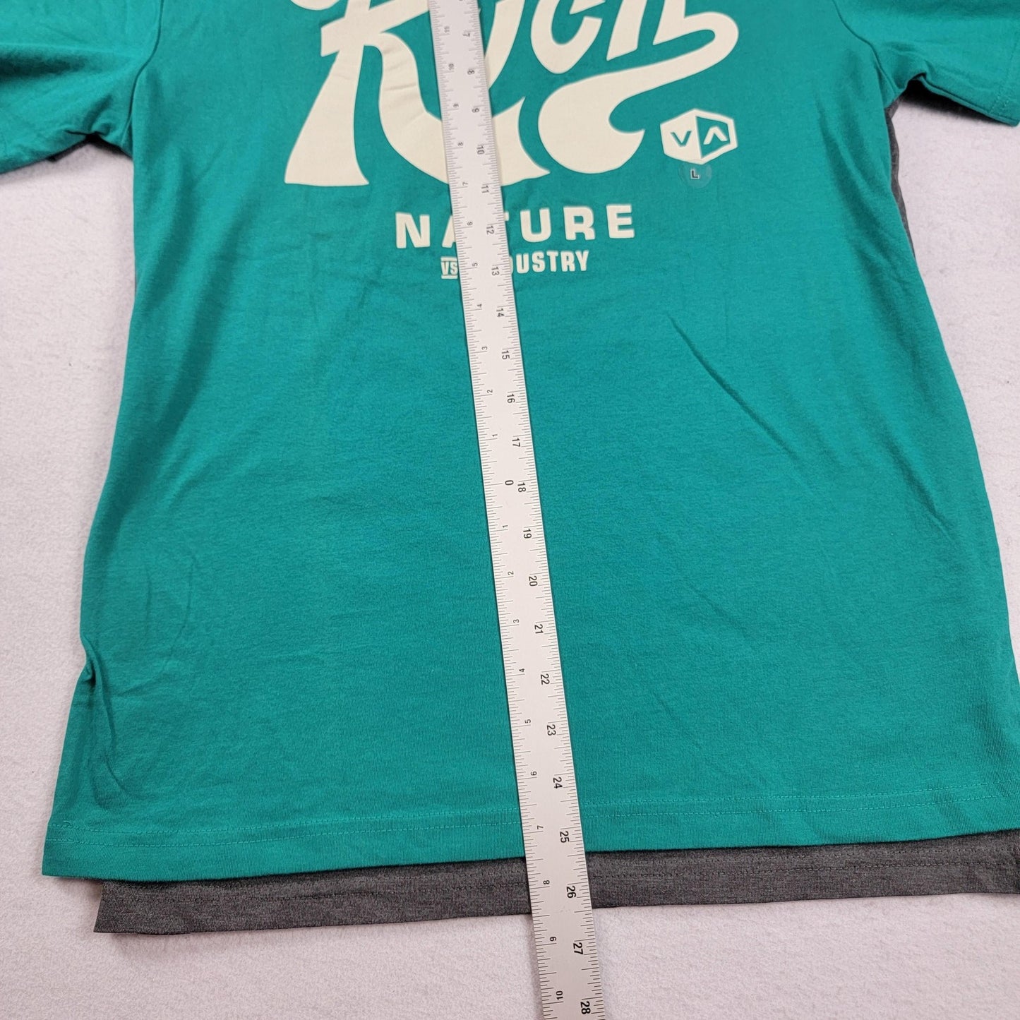 2 Pack Surf Tee RVCA & Reef Brand Sz S Men/Boys Lg (1067) pit to pit equal size7