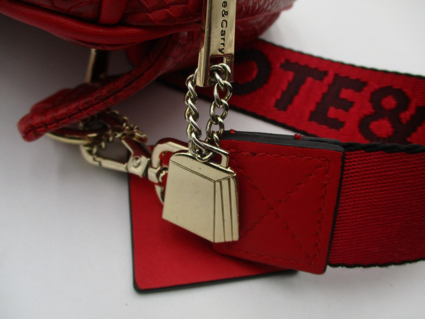 Tote&Carry Belt Bag Womens Small Red Snakeskin Faux Leather Fanny Pack Zipper9