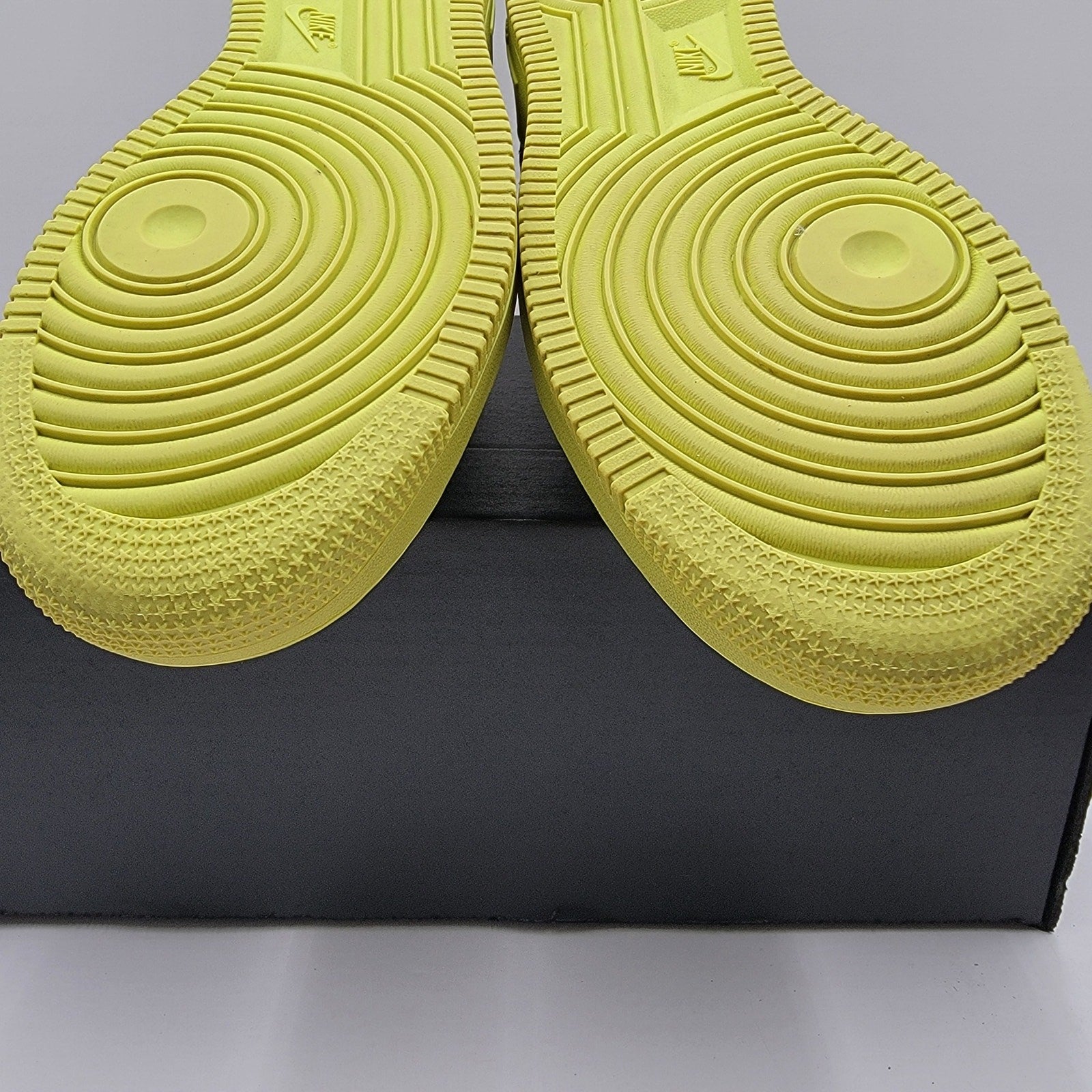 Nike Air Force 1 Low 'Elephant Volt' Mens Sz 9.5 488298 041