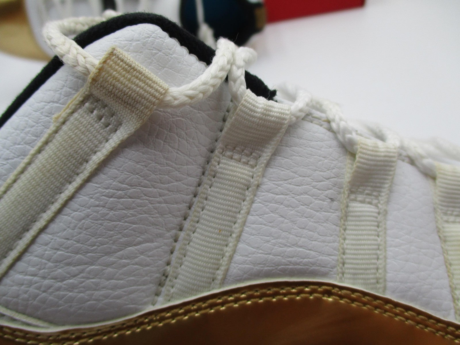 Air Jordan 11 Low Shoes Mens Sz 8 Metallic Gold Closing Ceremony 528895-103 1D315