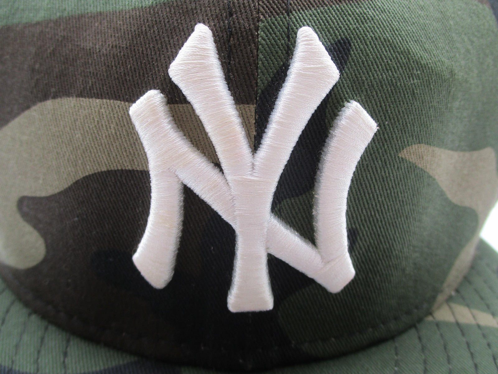 New York Yankees Hat Cap Fitted Mens 7 1/2 Camo MLB Baseball 59FIFTY New Era4