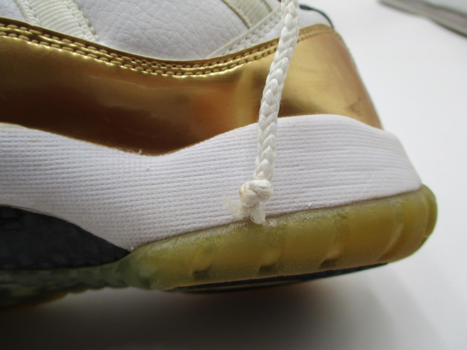 Air Jordan 11 Low Shoes Mens Sz 8 Metallic Gold Closing Ceremony 528895-103 1D317