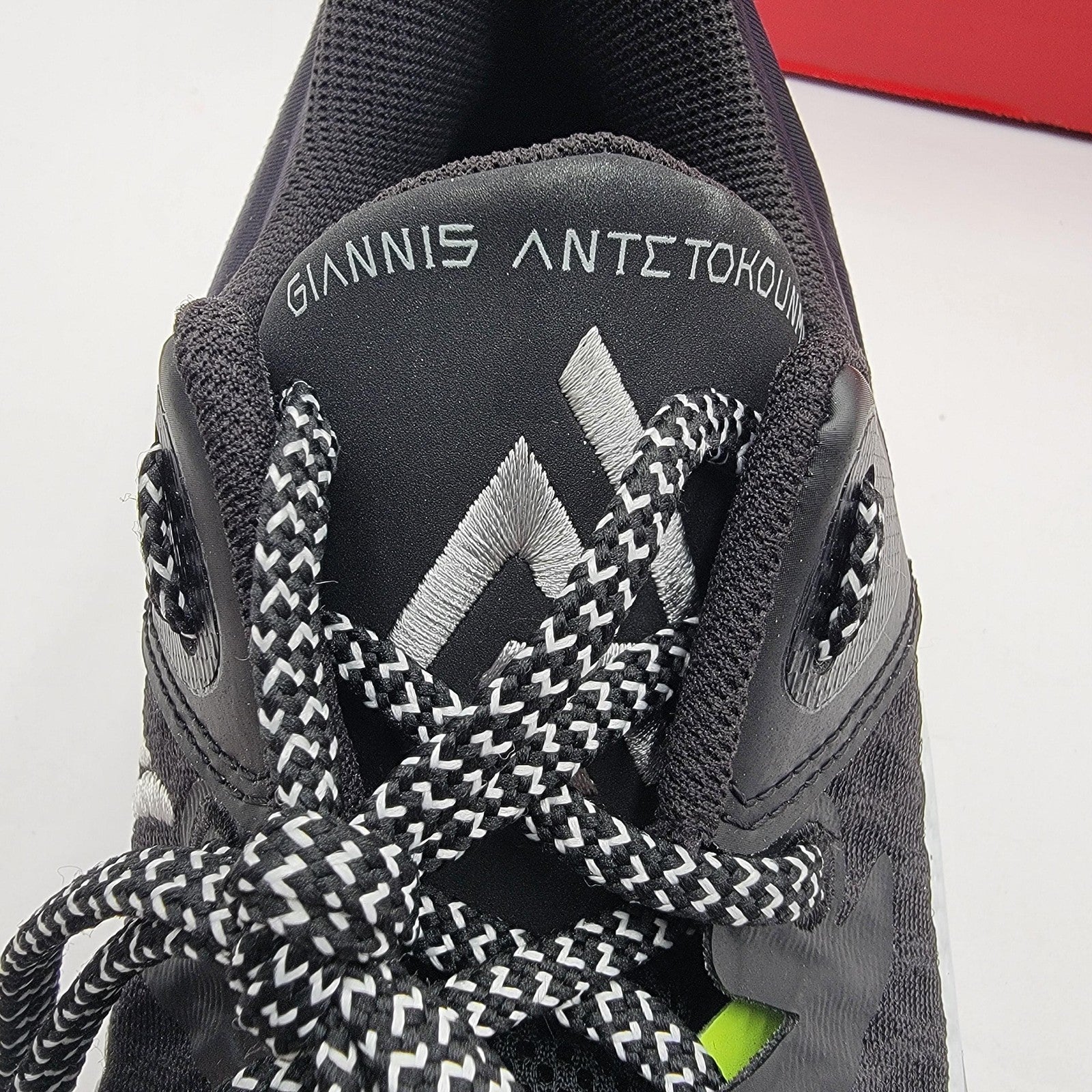 Nike Giannis Immortality 2 Mens Size 10 Black White Basketball CZ4099010