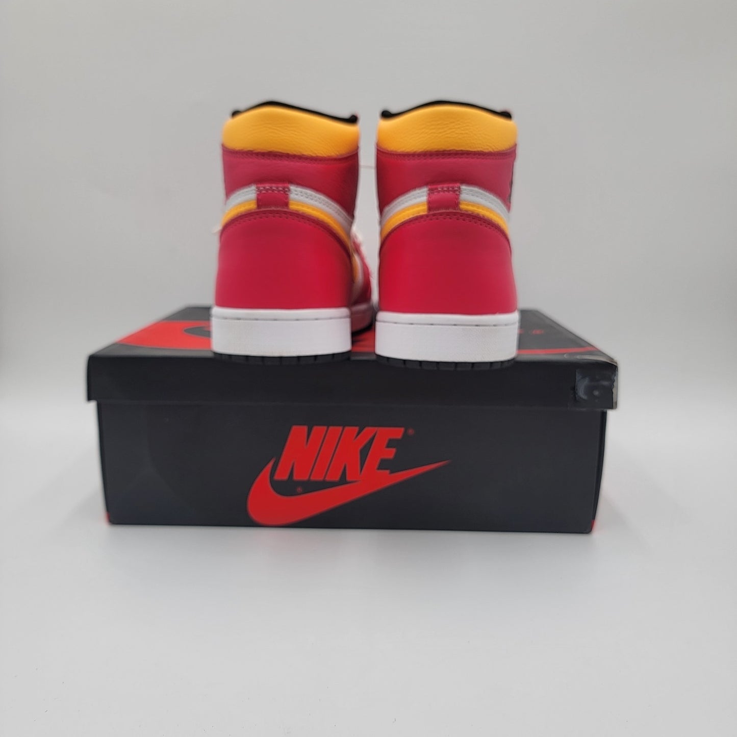Nike Air Jordan 1 High OG Light Fusion Red Men’s 9 Preowned, OG Box, Extra Laces3